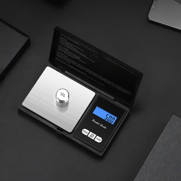 Pocket Scale, 200g x 0.01g, Precision Kitchen Scale, LCD Display, Tare Function. Portable and Accurate. Length: 15 cm / Width: 9 cm / Height: 2.5 cm