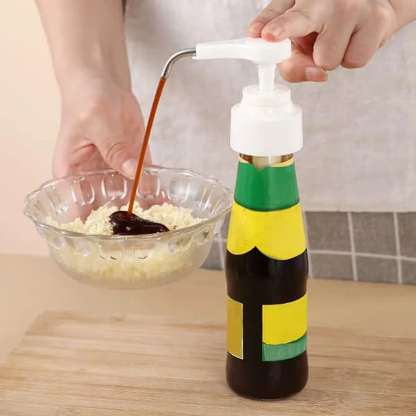 Set med 4 fruktpurépumpdispenserpumpar, flaskmunstycke 4 x pump + 8 x slangar (vit)