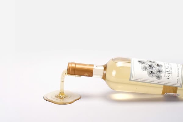 Vitt Vinkaskadställ
