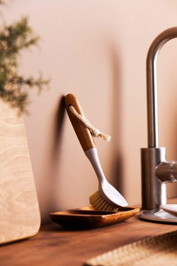 Suitable for Various Cleaning Tasks Bamboo Handle Dish Brush, Non-Scratch Bristles Kitchen Cleaning Tools, Odorless Built-in Scraper