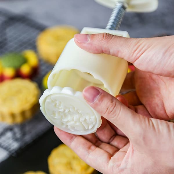 150g Månekakeform med 4 Blomsterstempler Håndpresse Månekake Bakeform