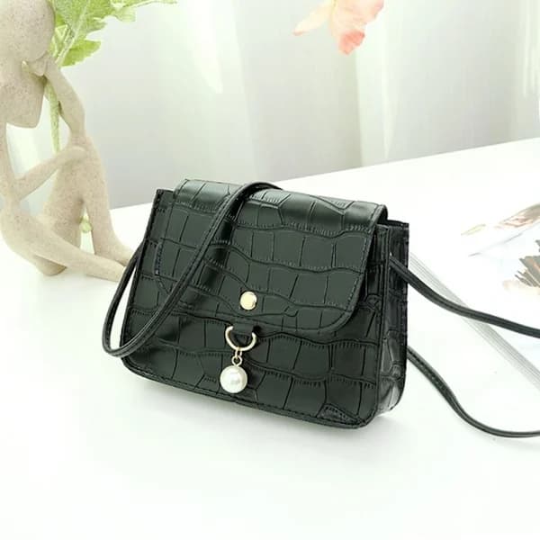 Ostoskassi kainalolaukku MUSTA Musta