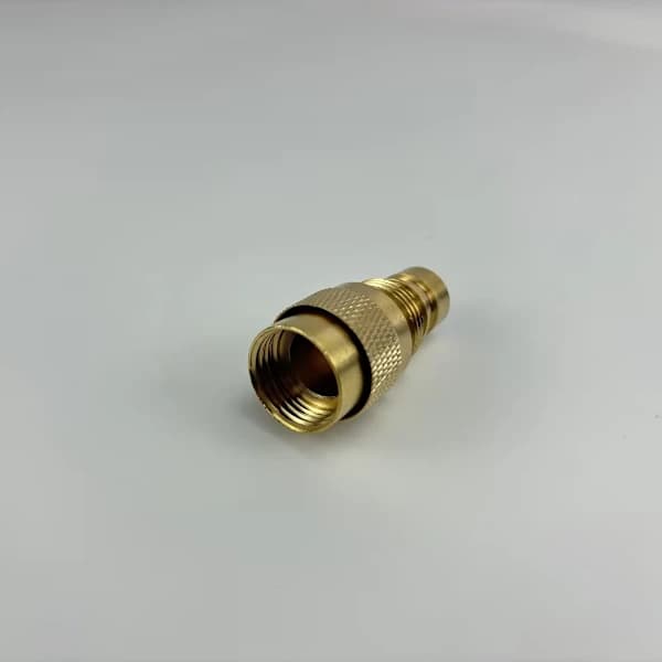 Yleisliitin 1/2 \" ja 3/4 \" hanoille