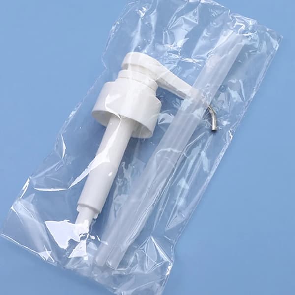 Set med 4 fruktpurépumpdispenserpumpar, flaskmunstycke 4 x pump + 8 x slangar (vit)