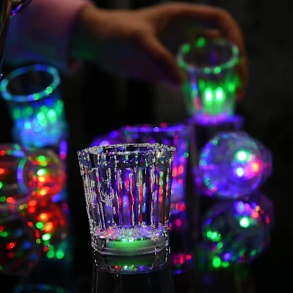 Sæt med 24 LED-oplyste shotglas til lysende festligheder