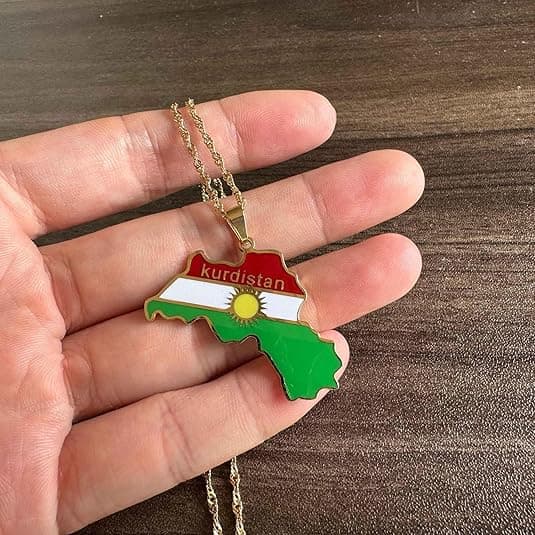 Modehalskæde med kort over Kurdistan i rustfrit stål
