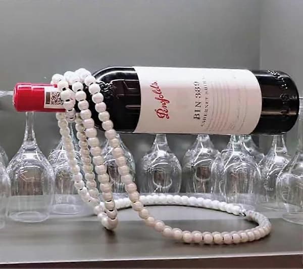 Stylish Floating Wine Holder Modern Pearl Wine Display Rack Space-Saving Wine Rack for Bars, Restaurants, and Homes White White White