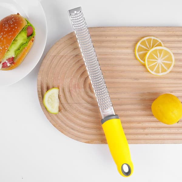 304 Stainless Steel Multifunctional Grater with Practical Protection for Home Use - Ideal for Grating Cheese, Zesting Lemons (Yellow)