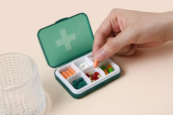 Portable Weekly Pill Box with 6 Compartments, Holds Medicine DXGHC