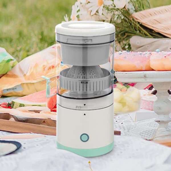 Multifunctional Electric Juicer USB Charging Kitchen Automatic Fresh Juicer Portable Fruit Juice Blender White White
