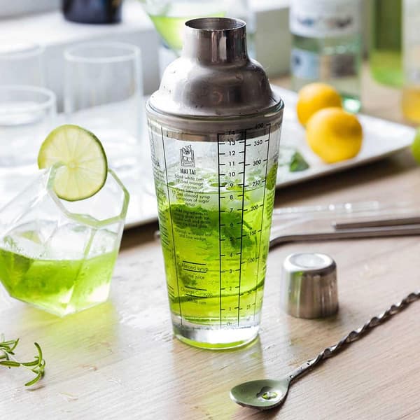 Cocktailshaker med opskrift og mål Transparent transparent