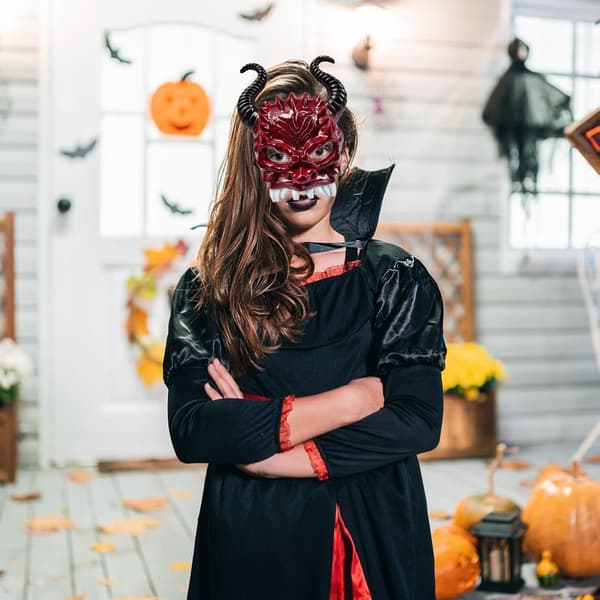 Halloween-maske med horn, halvmaske, justerbar, ventilasjonshull -