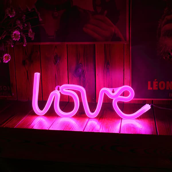 Colording Love Neonskilt Veggdekor, Batteri og USB-strøm