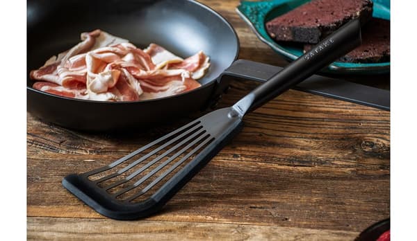 Stekespade med silikonkant Satake Svart black