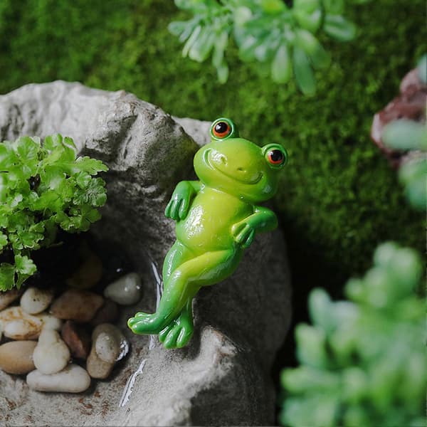 Realistic Frog Ornament - Compact - for Creative Landscaping and Photography