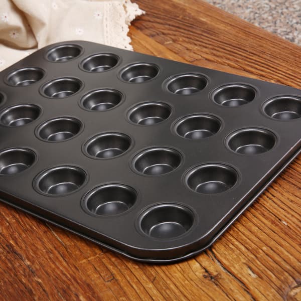24 sett svart 30,5*26,5*1,5 cm non-stick minikakeform