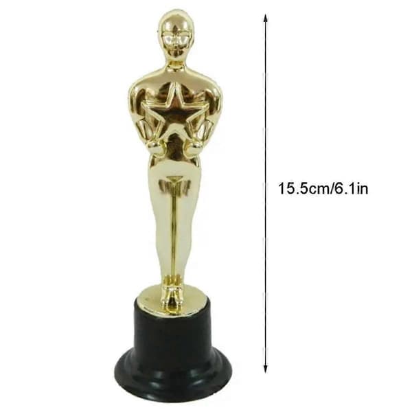 Ved prisutdelingen ble 12 statuettformer brukt til å dele ut utsøkte trofeer til vinnerne