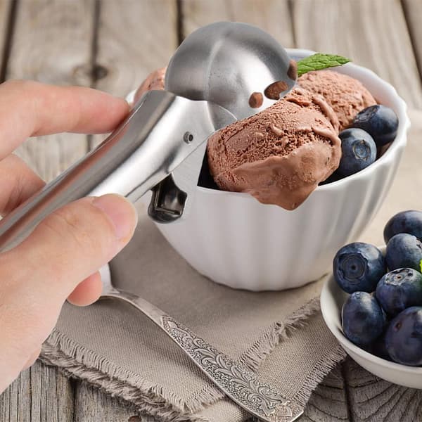 Glass Scoop Set, with non-stick surface, features an ergonomically designed handle, heavy-duty metal construction, easy trigger for quick release