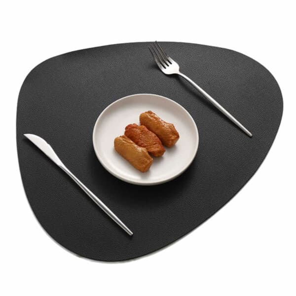 4 kpl pöytätabletti tekonahkaa pyöristetty musta 43x36cm musta black