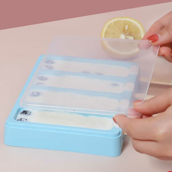 Isform med 50 ispinde - Lav din egen is derhjemme blå