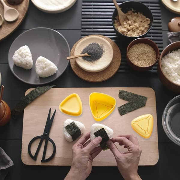 2 stk japanske risbolleformede sushiformer, onigiri-produsent, trekant