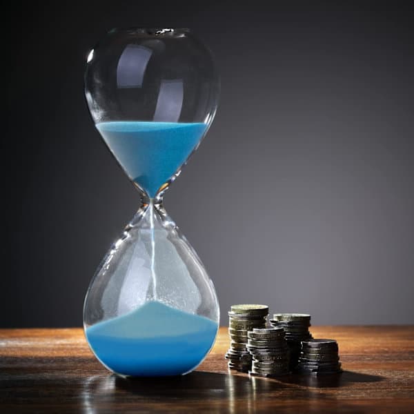 Timeglas med sand, farverigt og moderne, sandtimer-inspireret glas 15 minutter Kontordekoration