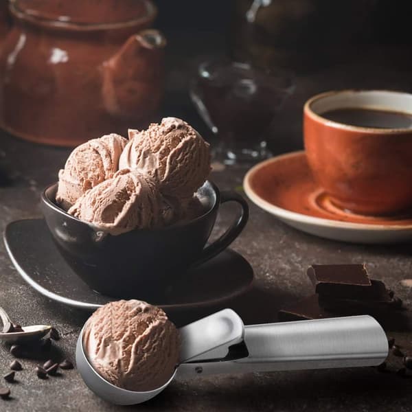 Glass Scoop Set, with non-stick surface, features an ergonomically designed handle, heavy-duty metal construction, easy trigger for quick release