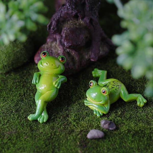 Realistic Frog Ornament - Compact - for Creative Landscaping and Photography