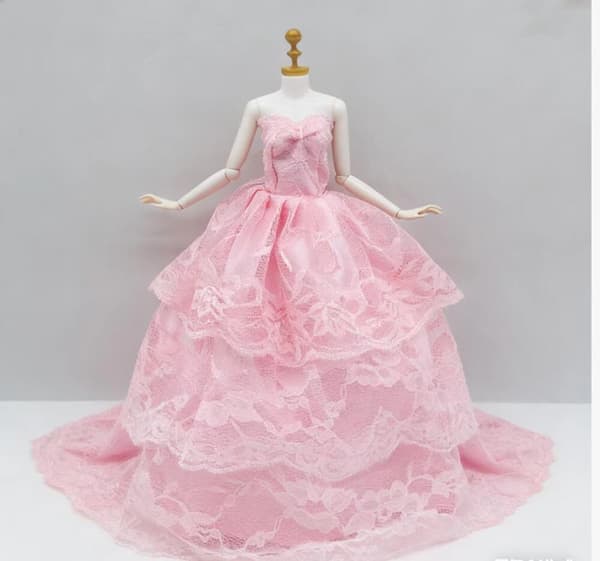 7 stk. dukkekjoler, brudekjoler, prinsesse Barbie halv-b