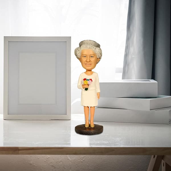 Queen Elizabeth Staty, Queen Elizabeth Platinum Jubilee Souvenir