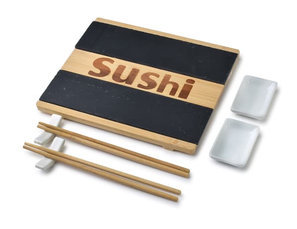 Sushi-sæt til to personer i elegant design med tilbehør