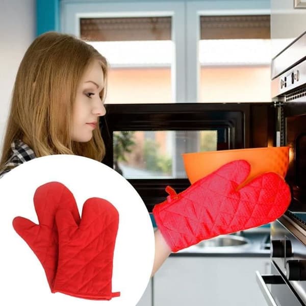 Oven Mitts - Red - Heat Resistant - Practical Design - Washable
