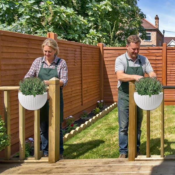 Halvmåne-blomsterpotter for vegg, dekorative, med kroker hvit - Weiß