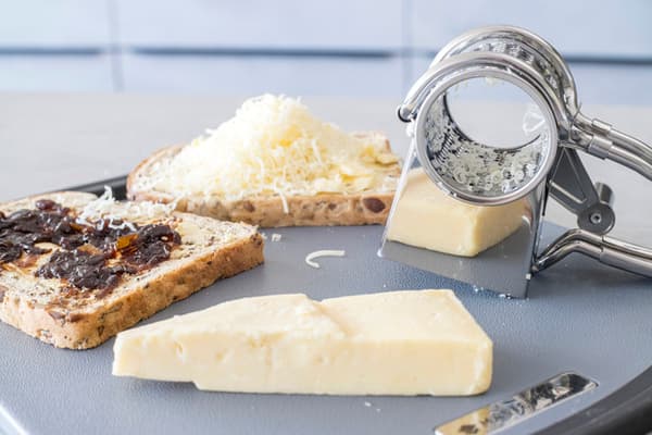 MasterClass Deluxe Roterende Ostekværn i Rustfrit Stål