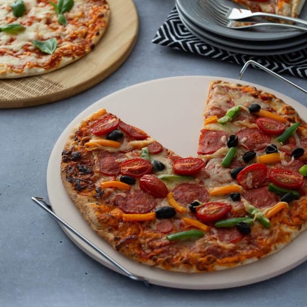 Pizzakivi telineellä Ø 33 cm TYPHOON