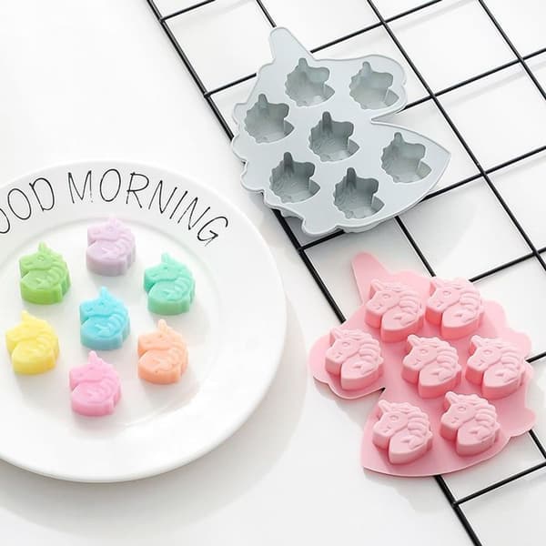 4 stk Enhjørning Pony Chokolade Slik Kage Bageform Silikoneform Farver m