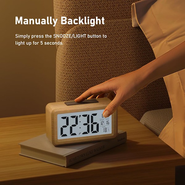 Digital väckarklocka i trä med stor LCD-display, datum, temperatur, automatisk ljussensor, snooze-funktion, batteridriven