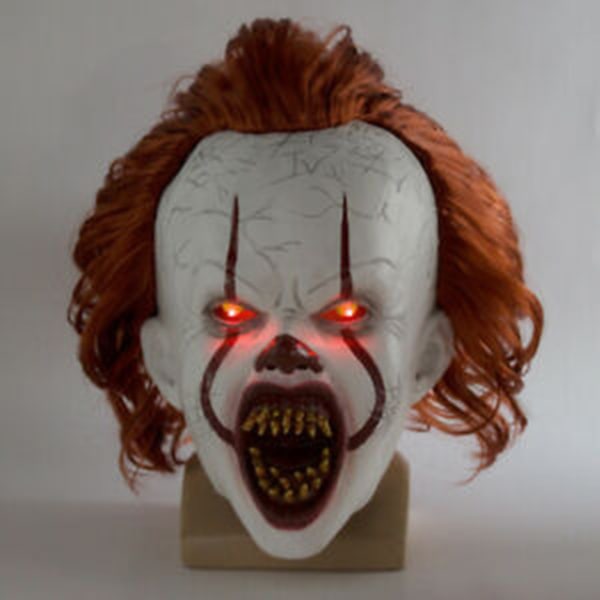 Halloween Cosplay Stephen King's It Pennywise Clown Mask Kostyme Maske uten LED En størrelse Maske med LED Mask with LED But L