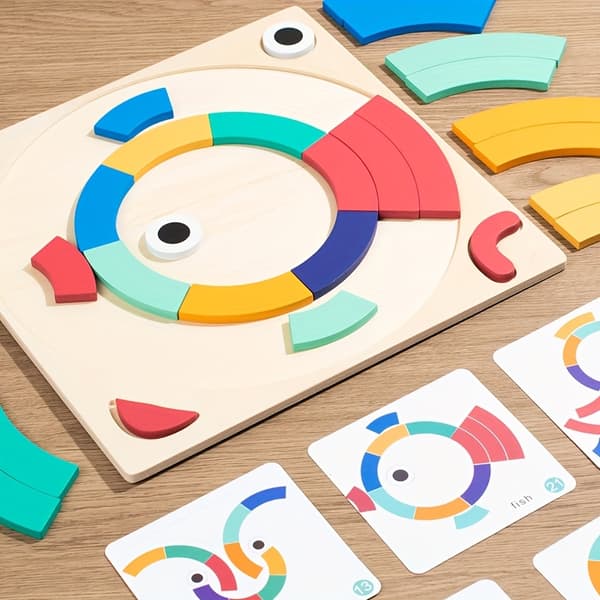 Regnbuebyggeklodspuslespil med 15 mønsterkort Creative rainbow building blocks