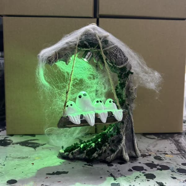 Lysende Spøkelsesgynge i Harpiks Halloween-dekorasjon, Premium Hage- og Terrassepynt med LED-lys Circular ring