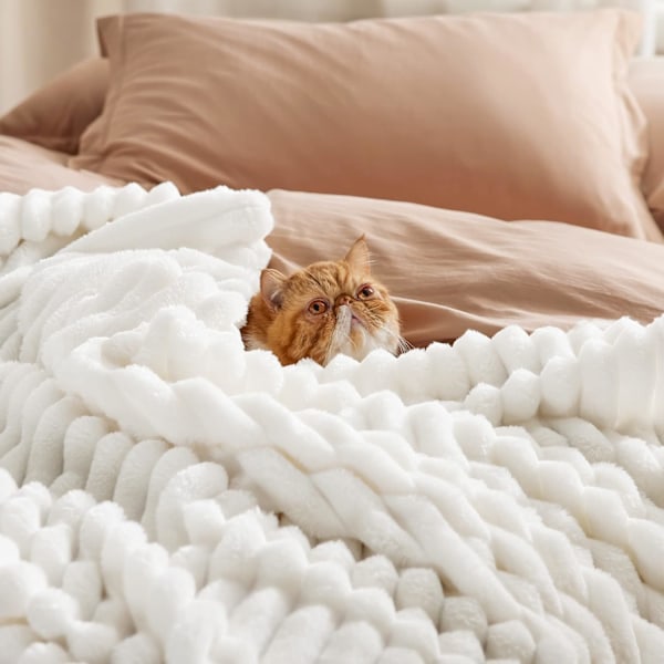 Bedsure Vit Pläd för Soffa - Supersoft Mysig Pläd för Kvinnor, Söt Liten Fleecepläd för Flickor, 50x60 Tum