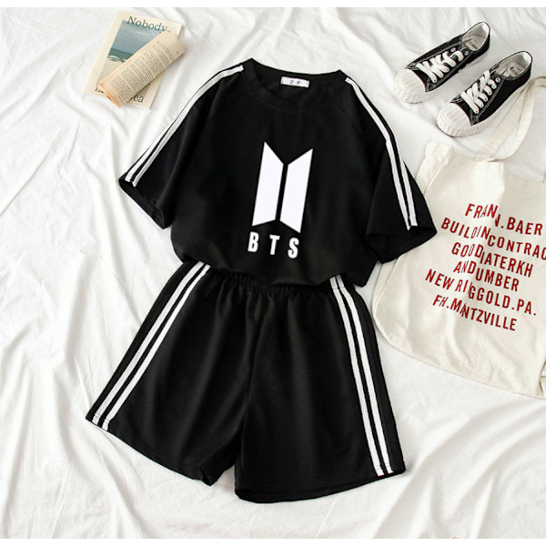 BTS T-paita Raidalliset Hihat Lyhyt Malli M