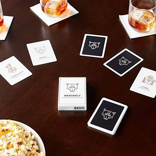 Yla av skratt: Vargulv - Ett listigt sällskapsspel för alla! Werewolf: A Party Game For Devious