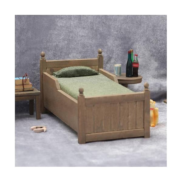 1:12 Minibed, Møbler Queen Bed med sengetøj og skuffer til tilbehør