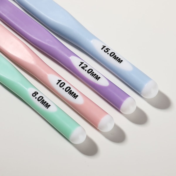 Virkade krokar 4-pack Flerfärgade Multicolored 8/10/12/15 mm