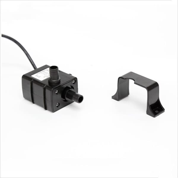 Pieni 12V vesipumppu DC harjaton