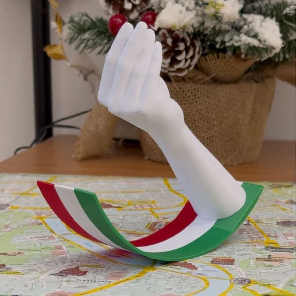 Svingande italiensk handgest White Hand