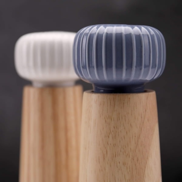 Salt- och pepparkvarn av trä och keramik - pepparshaker - Perfet
