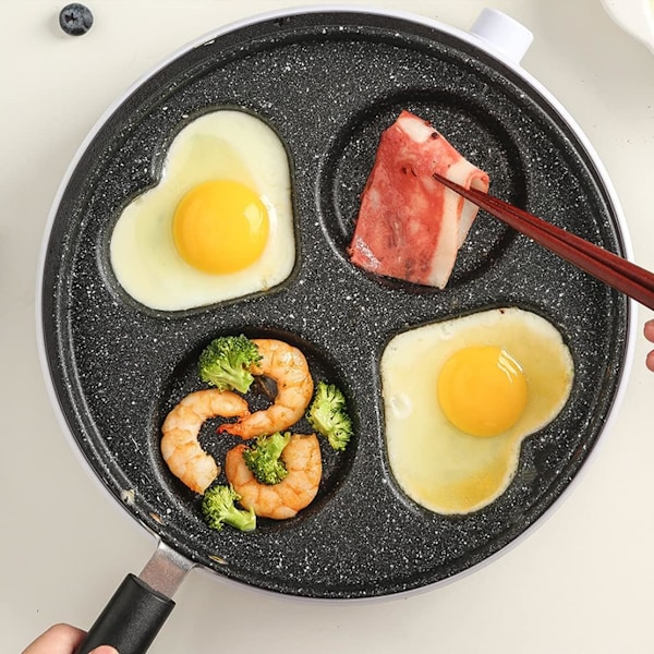 9,7\" Stekpanna med 4 hål, Icke-klibbig, Hjärtformad pannkaka, Frukoststekpanna för ägg, Lämplig för gasspis och induktionshäll (Svart)