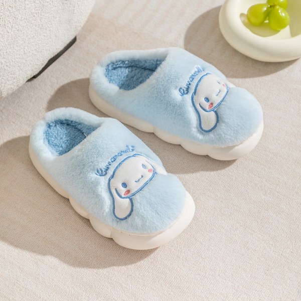 Uudet Sanrio-tossut Cinnamoroll -pehmoiset tossut liukumattomat Kawaii Anime Kuromi My Melody Naisten Kotipuuvillaiset Tossut Talvi Tyttöjen Lahja 28-29 (pohjallinen 17,5 cm) 28-29 (insole 17.5cm) cinnamon roll